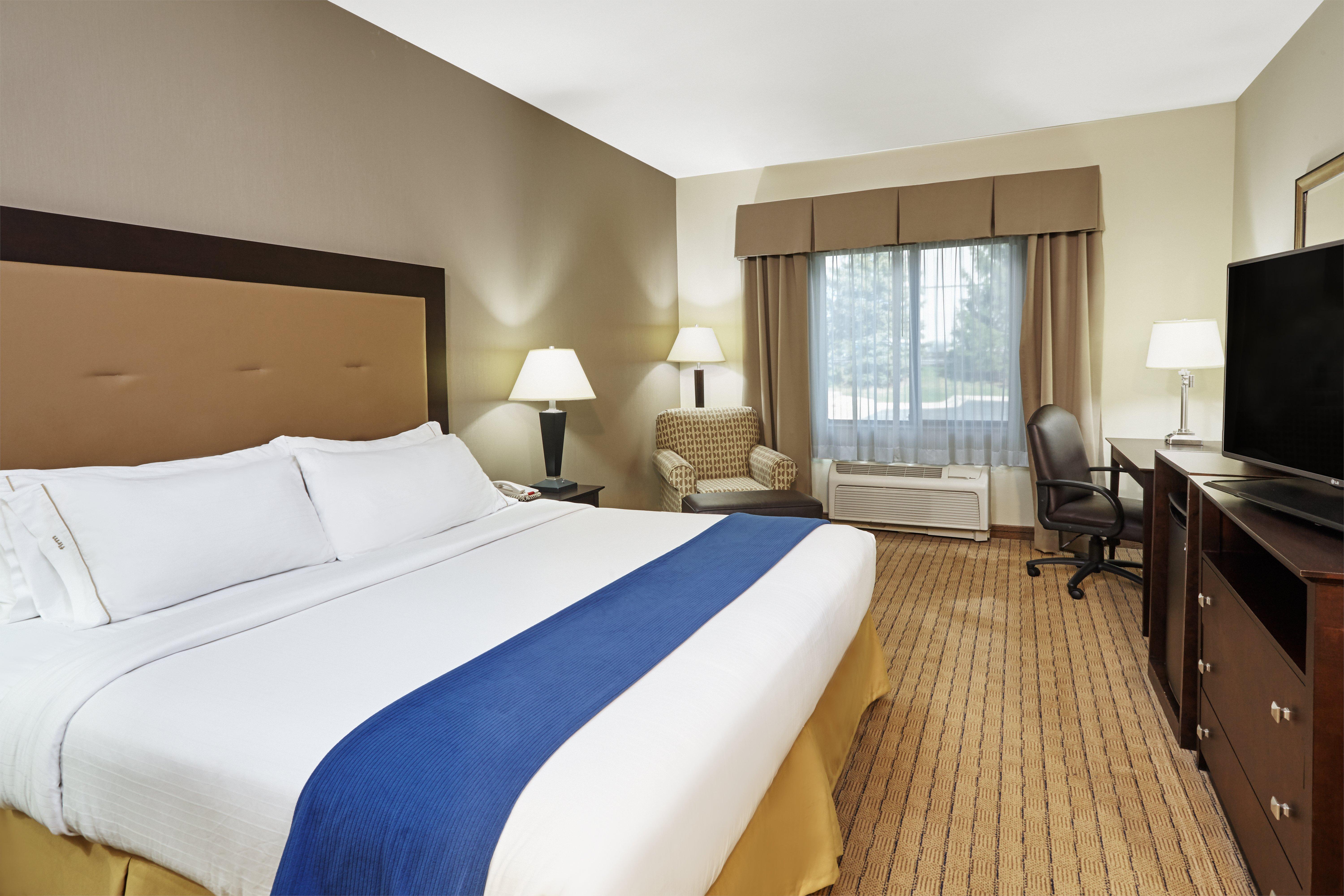 Holiday Inn Express & Suites Madison-Verona By Ihg Экстерьер фото