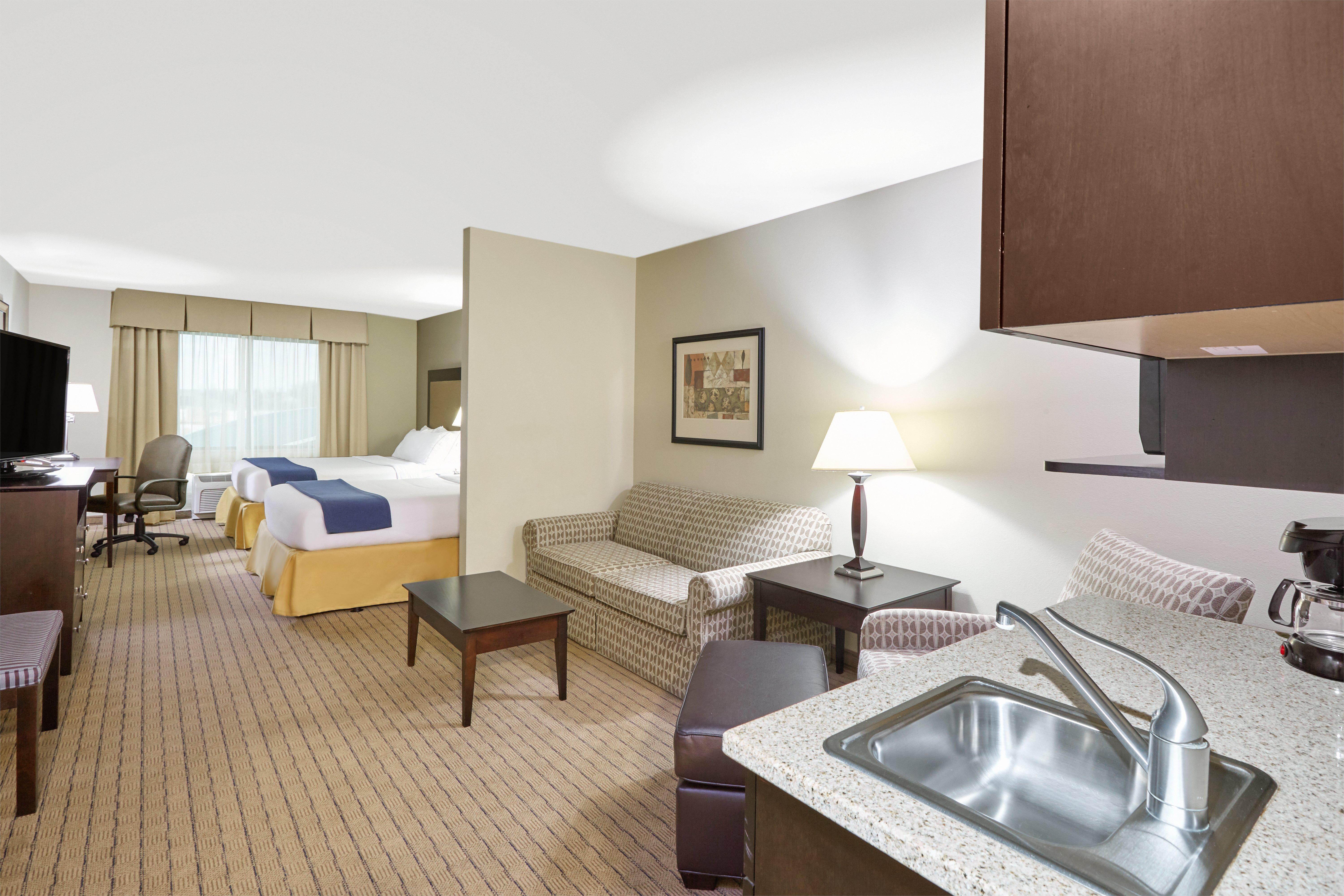 Holiday Inn Express & Suites Madison-Verona By Ihg Экстерьер фото