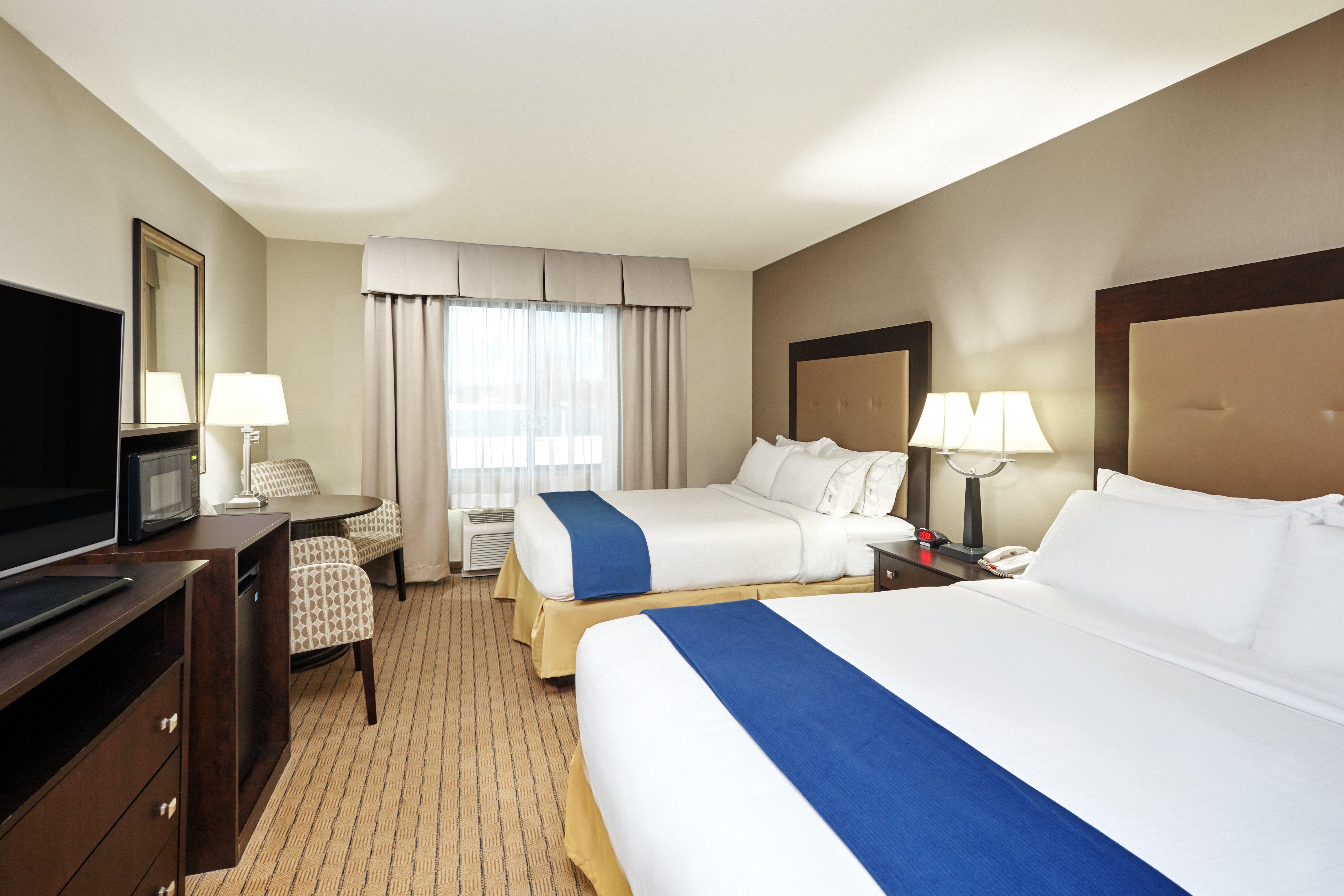 Holiday Inn Express & Suites Madison-Verona By Ihg Экстерьер фото
