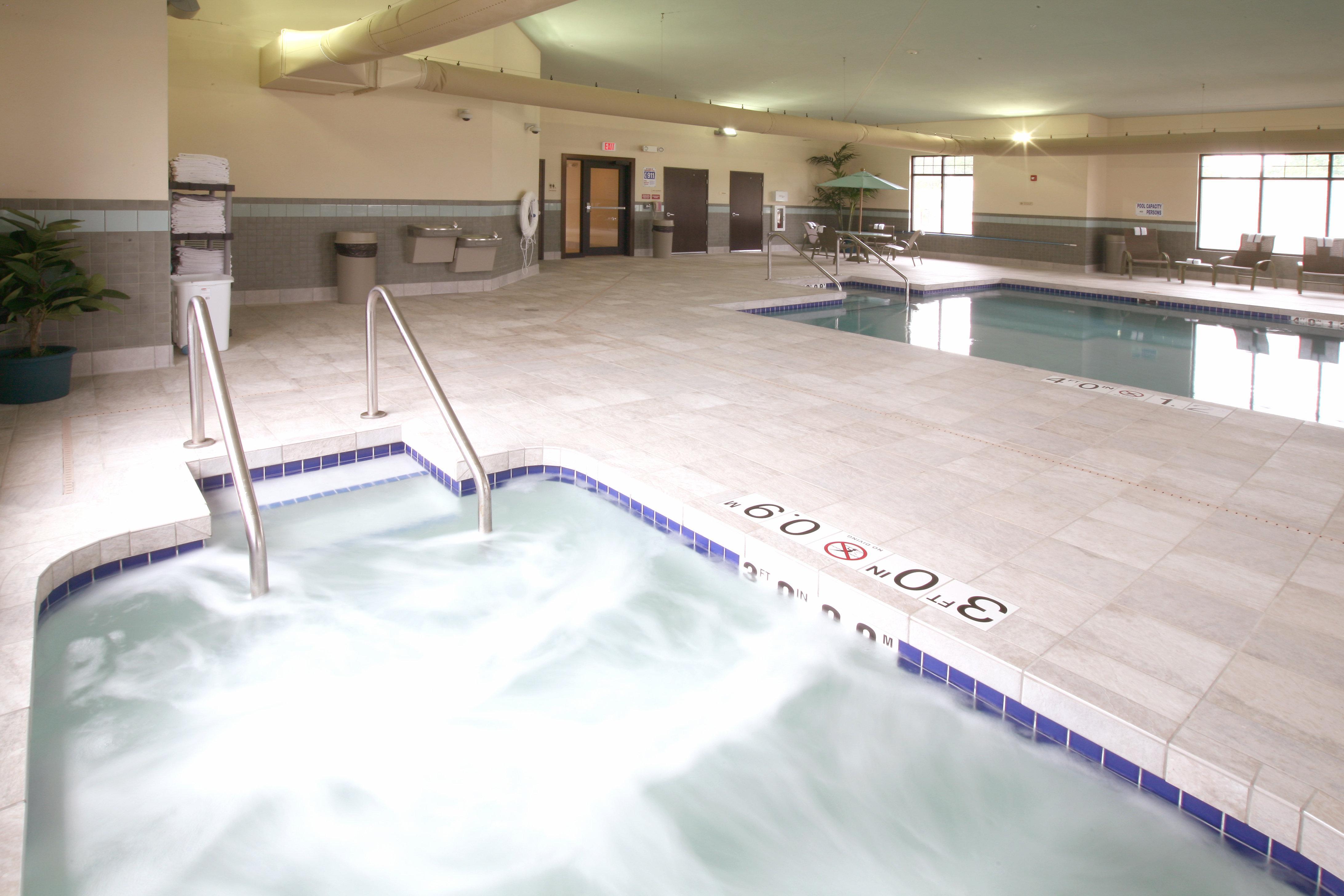 Holiday Inn Express & Suites Madison-Verona By Ihg Экстерьер фото