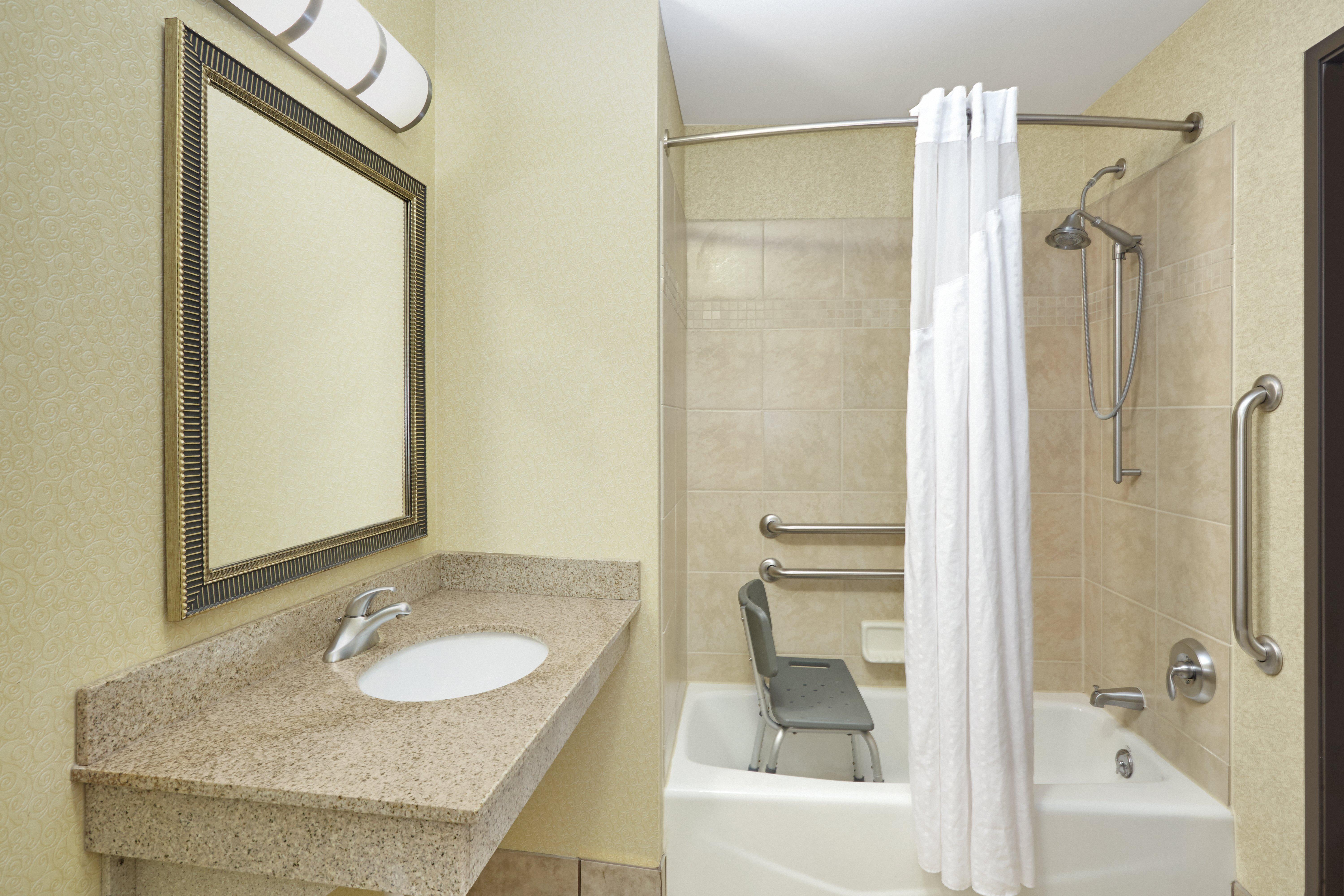 Holiday Inn Express & Suites Madison-Verona By Ihg Экстерьер фото