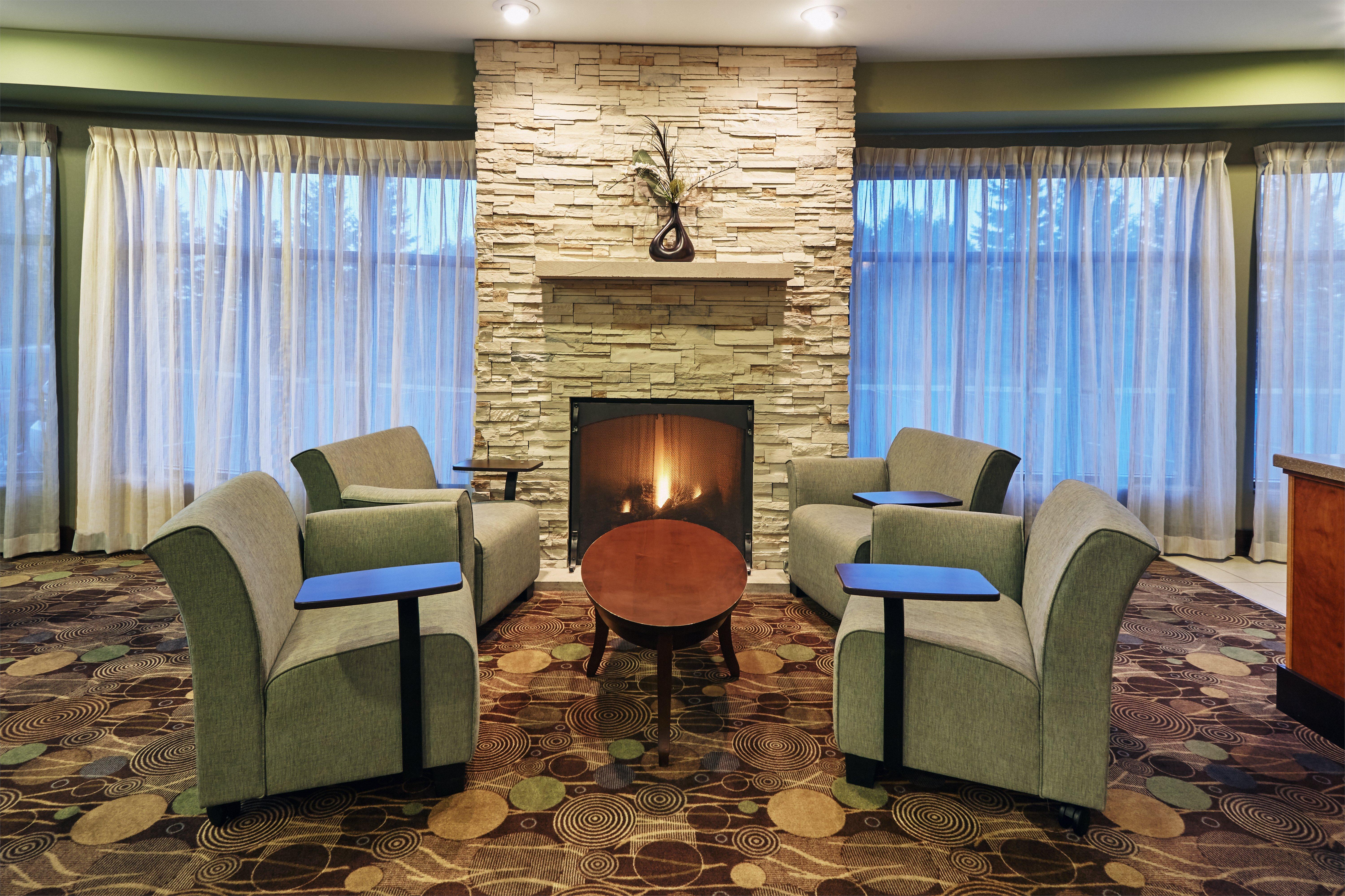 Holiday Inn Express & Suites Madison-Verona By Ihg Экстерьер фото