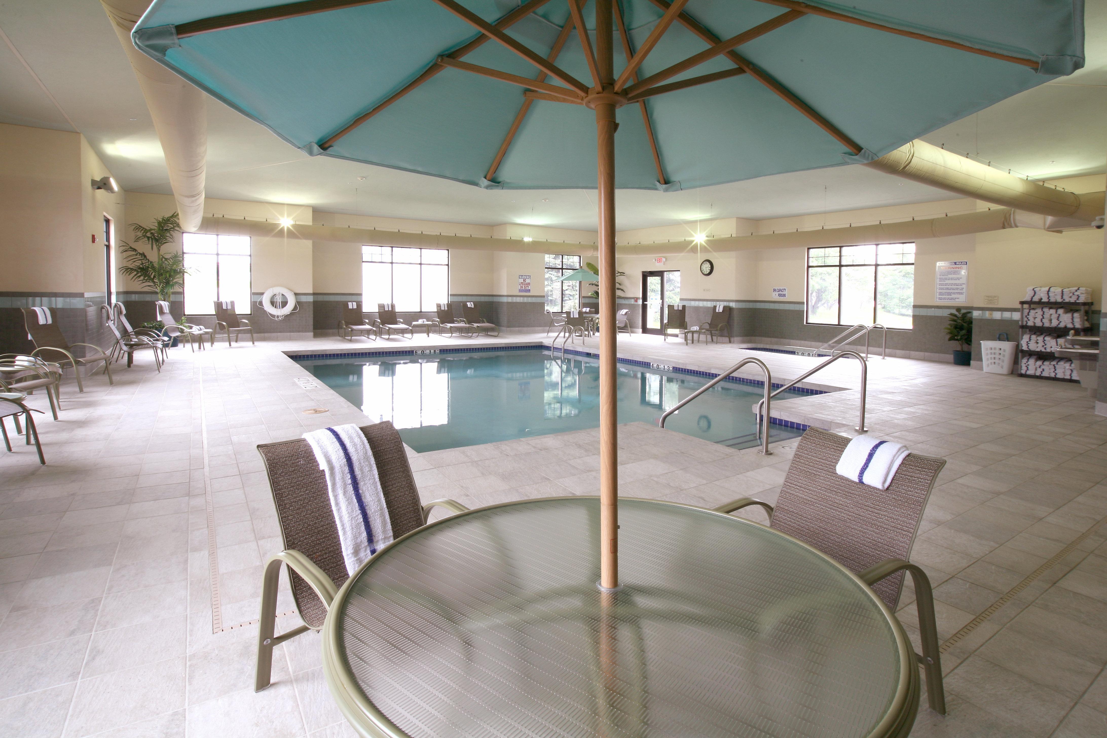 Holiday Inn Express & Suites Madison-Verona By Ihg Экстерьер фото