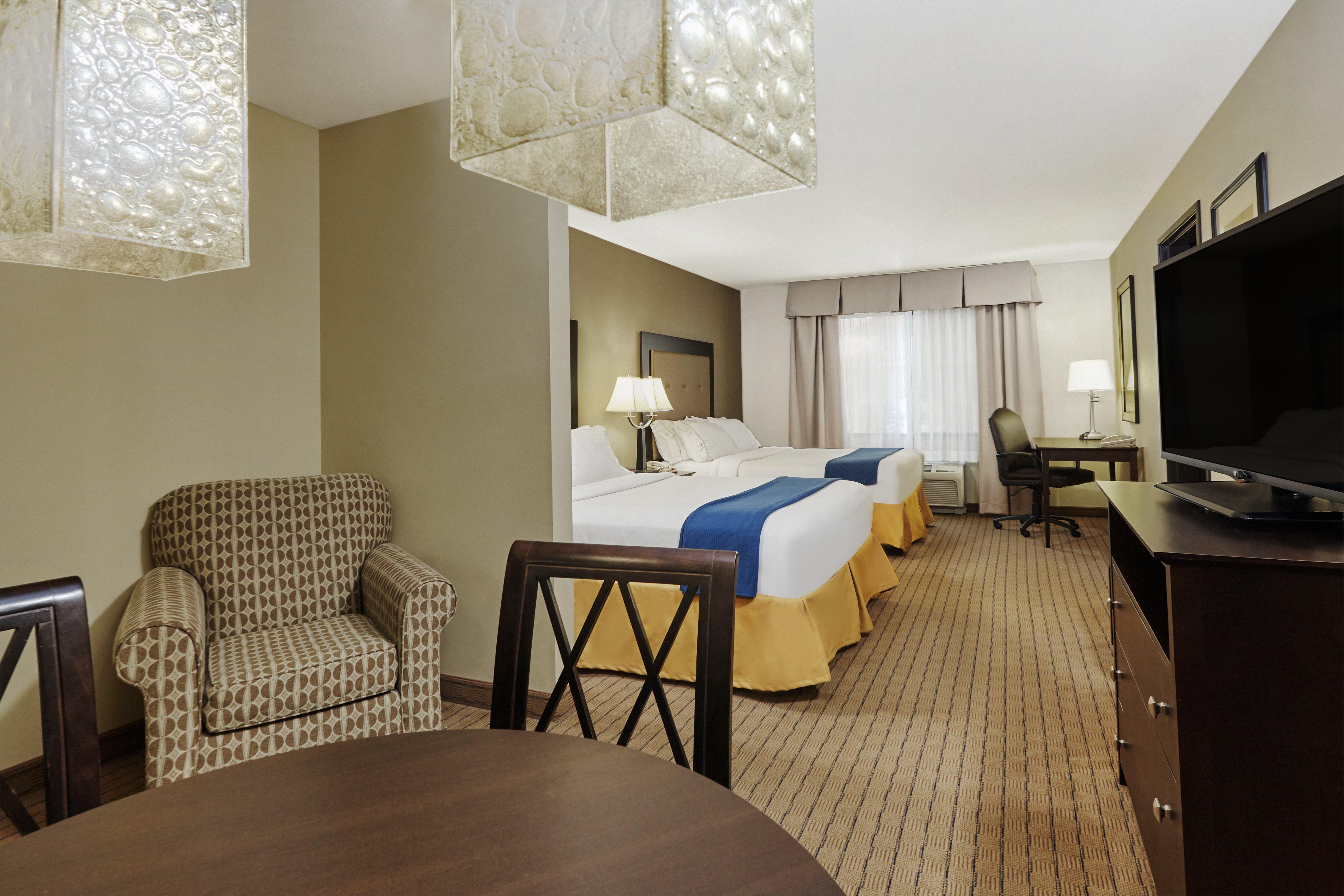 Holiday Inn Express & Suites Madison-Verona By Ihg Экстерьер фото