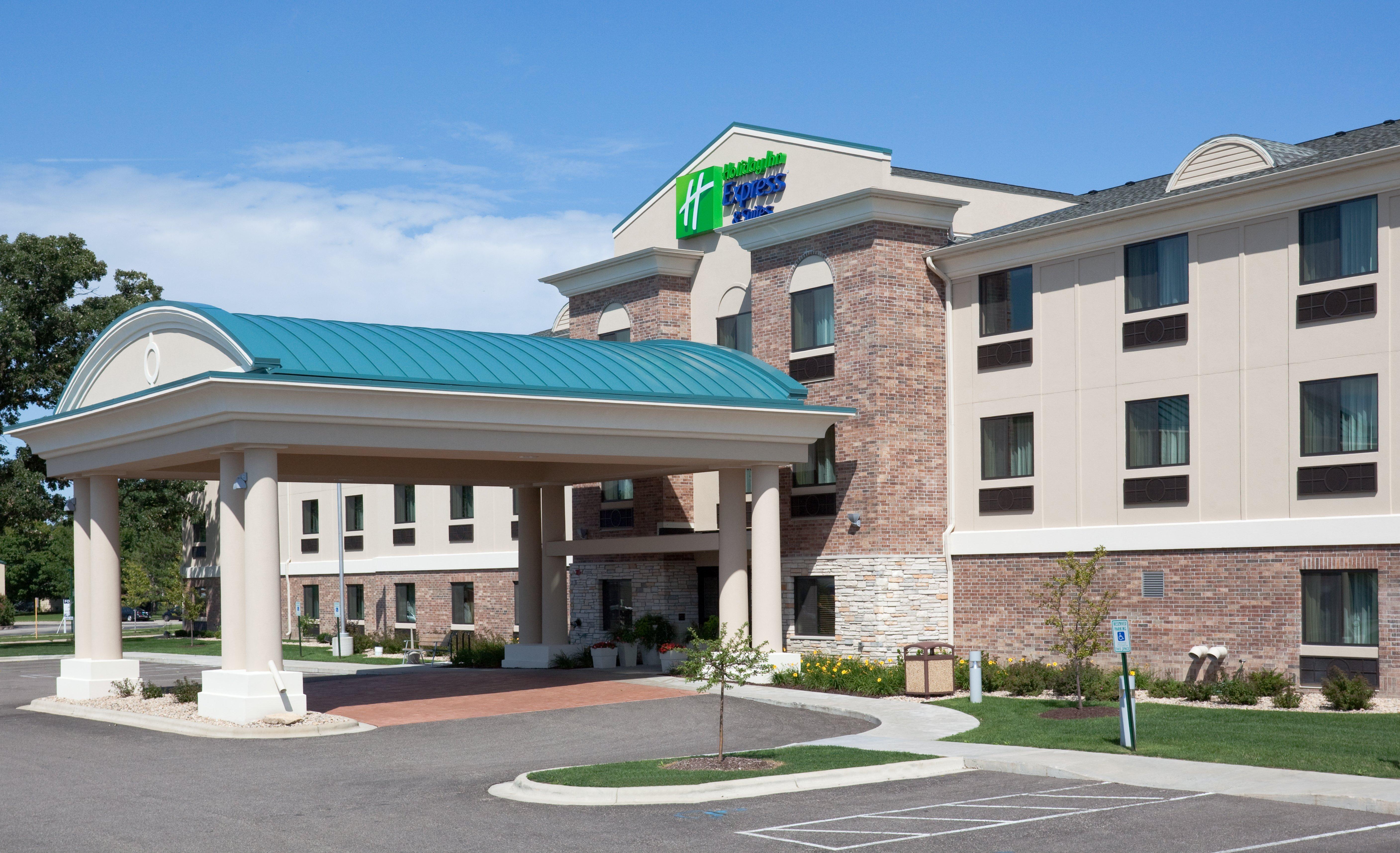 Holiday Inn Express & Suites Madison-Verona By Ihg Экстерьер фото