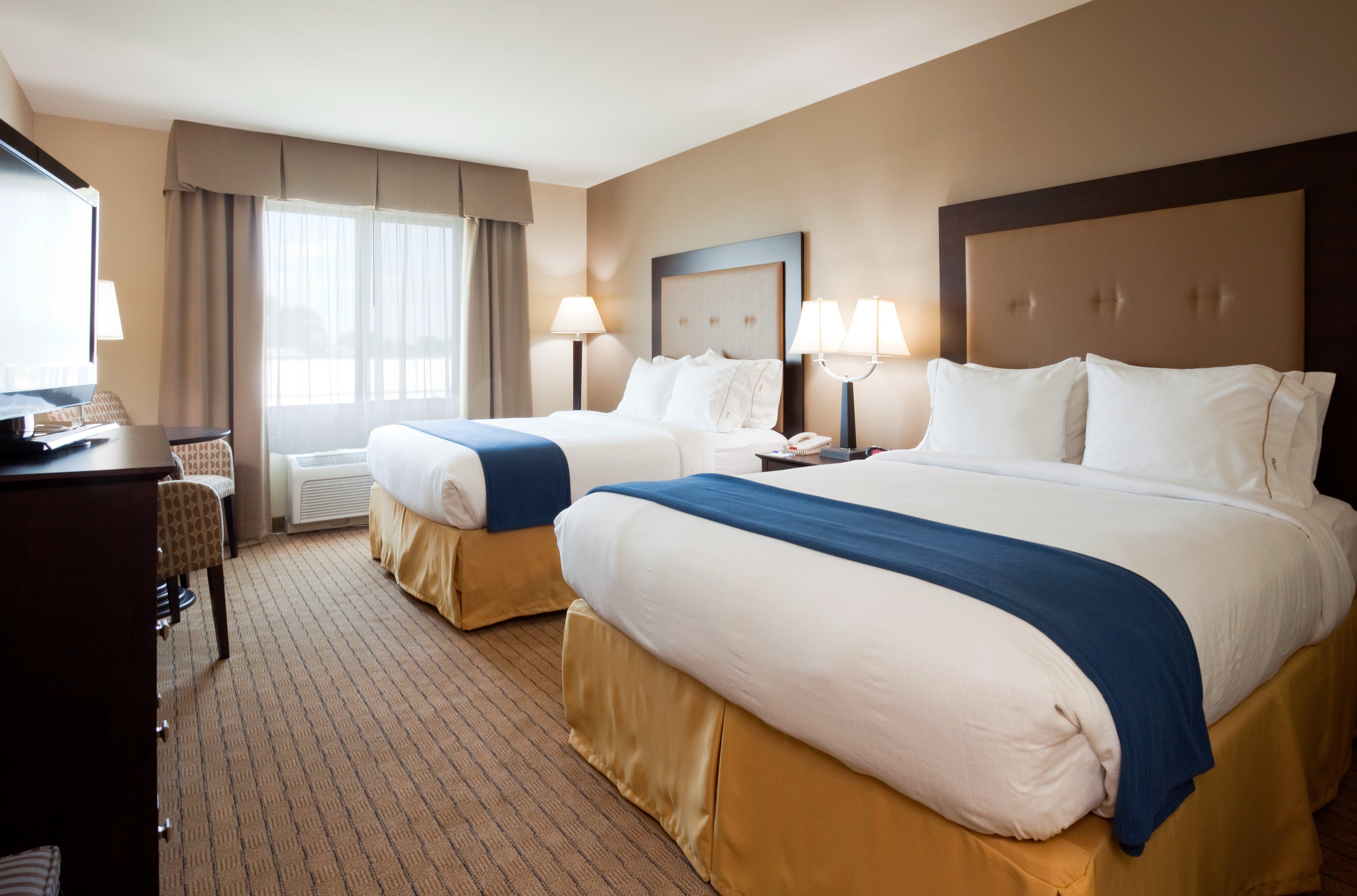 Holiday Inn Express & Suites Madison-Verona By Ihg Экстерьер фото
