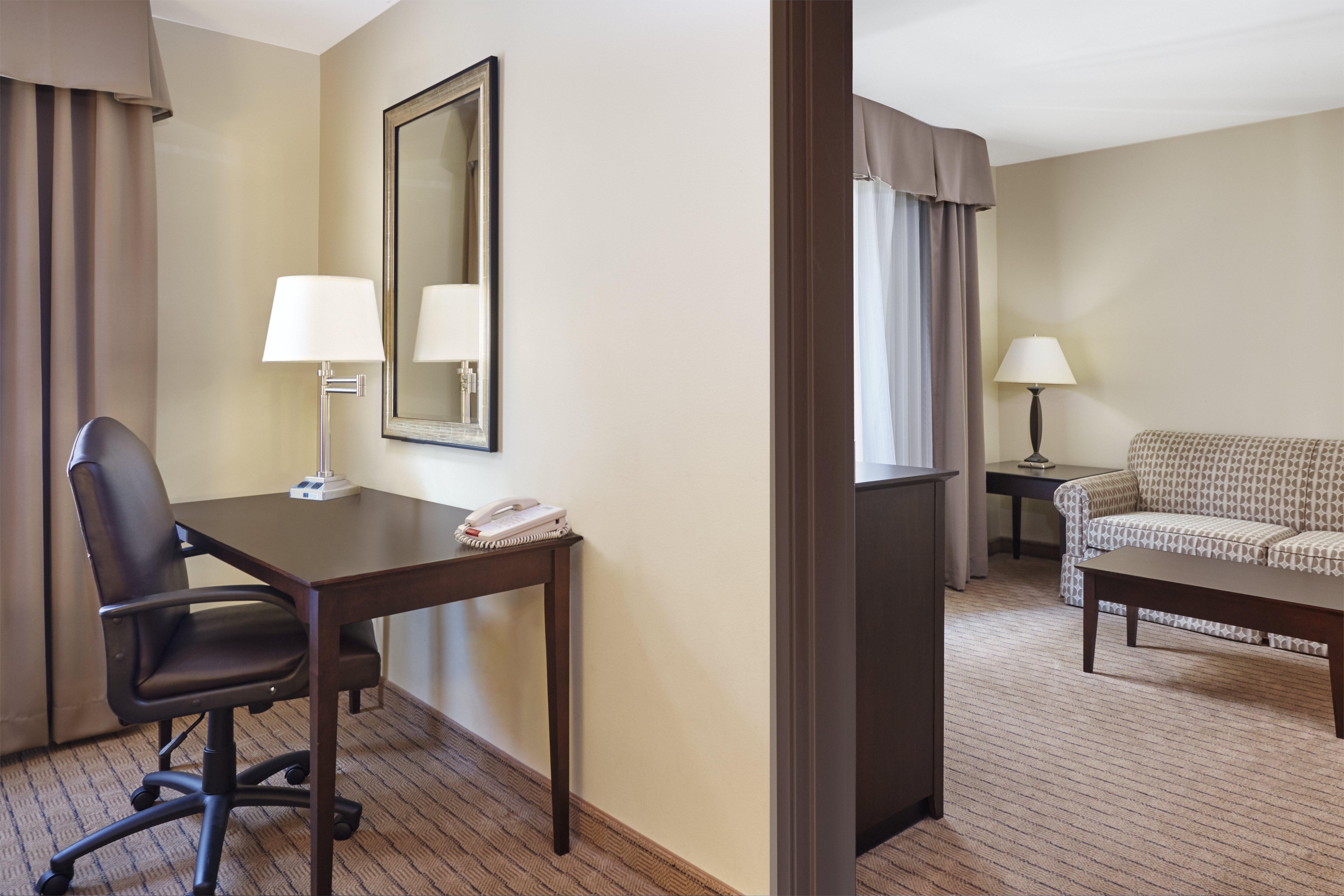 Holiday Inn Express & Suites Madison-Verona By Ihg Экстерьер фото