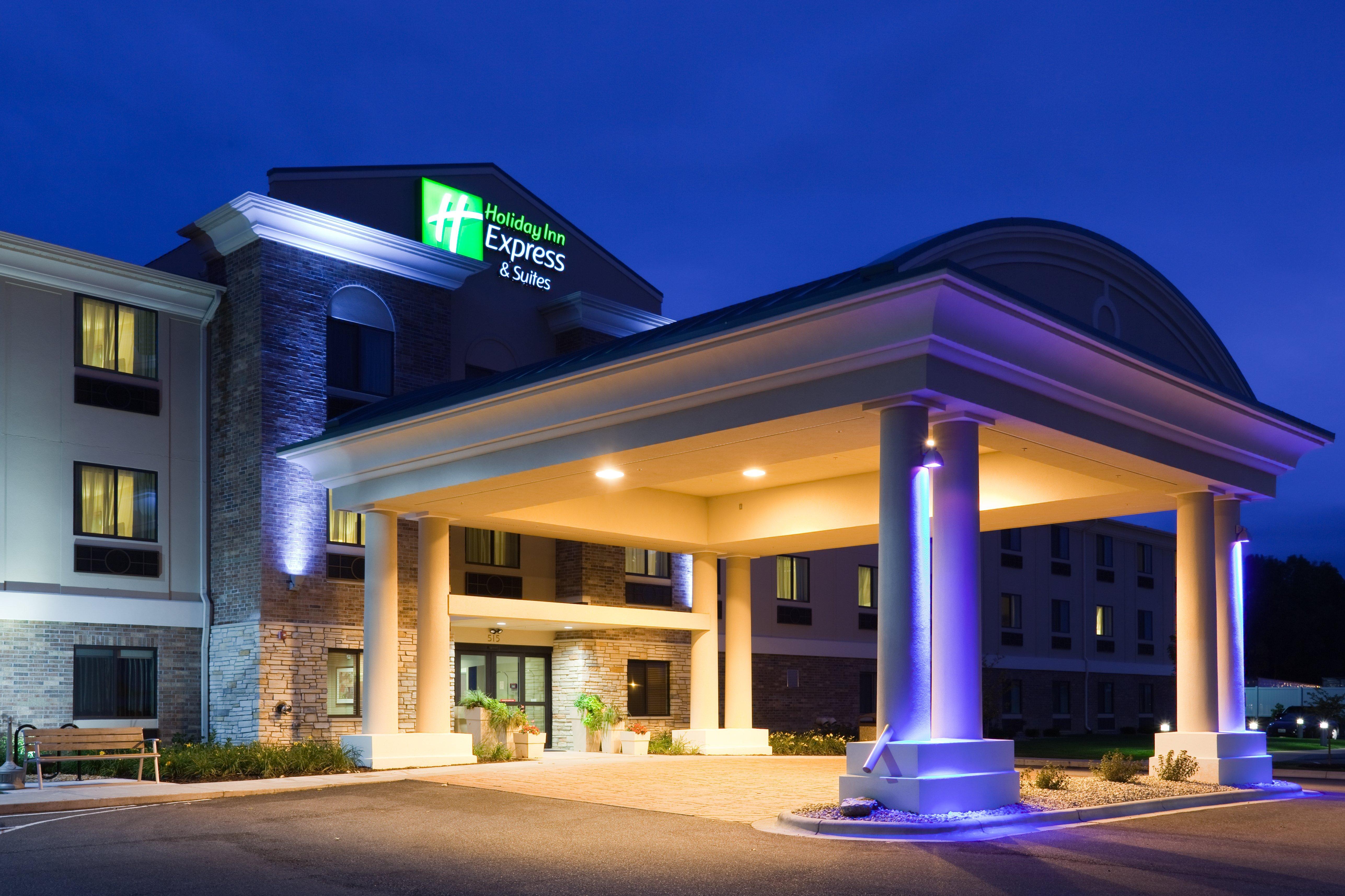 Holiday Inn Express & Suites Madison-Verona By Ihg Экстерьер фото