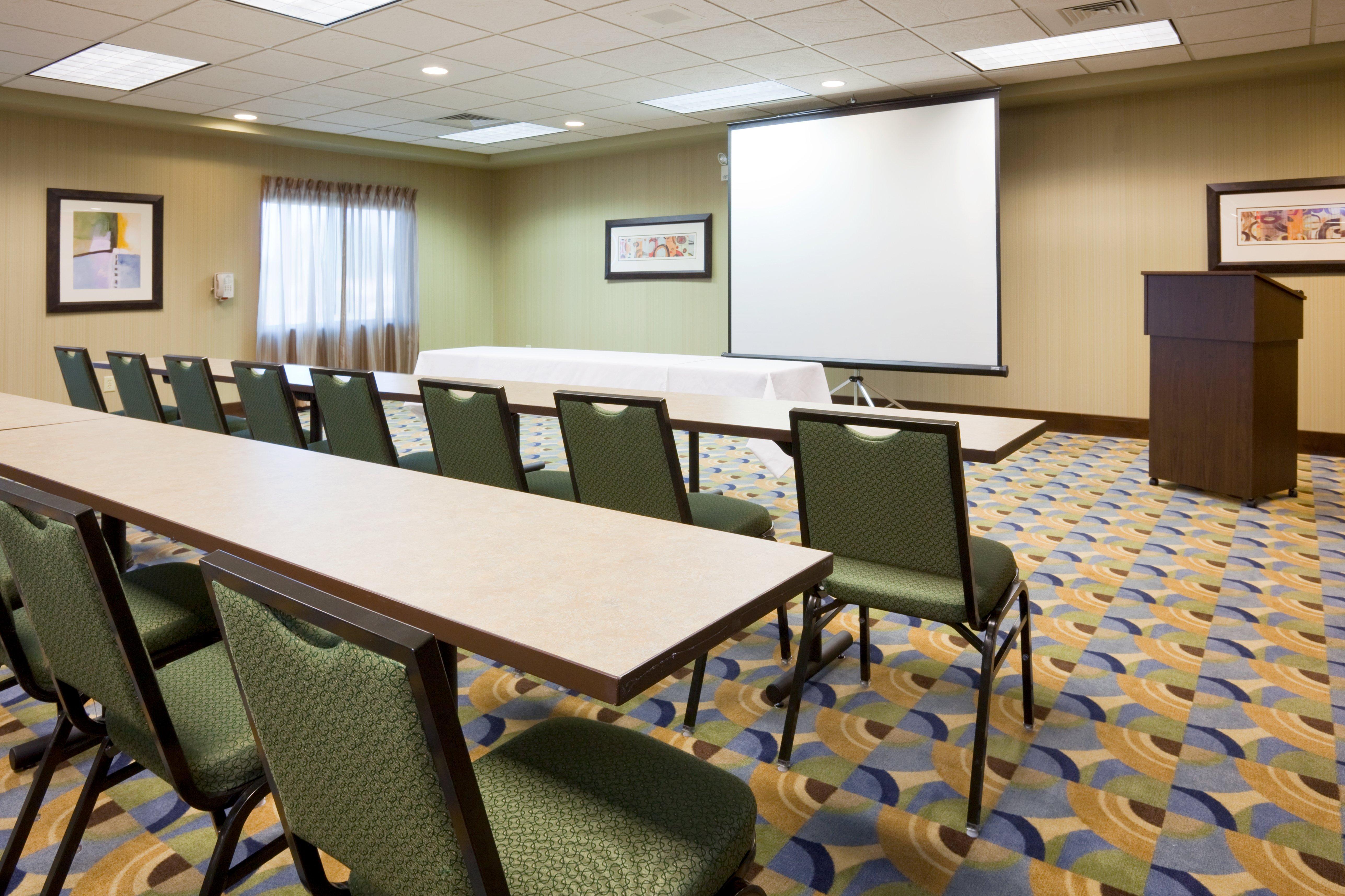 Holiday Inn Express & Suites Madison-Verona By Ihg Экстерьер фото