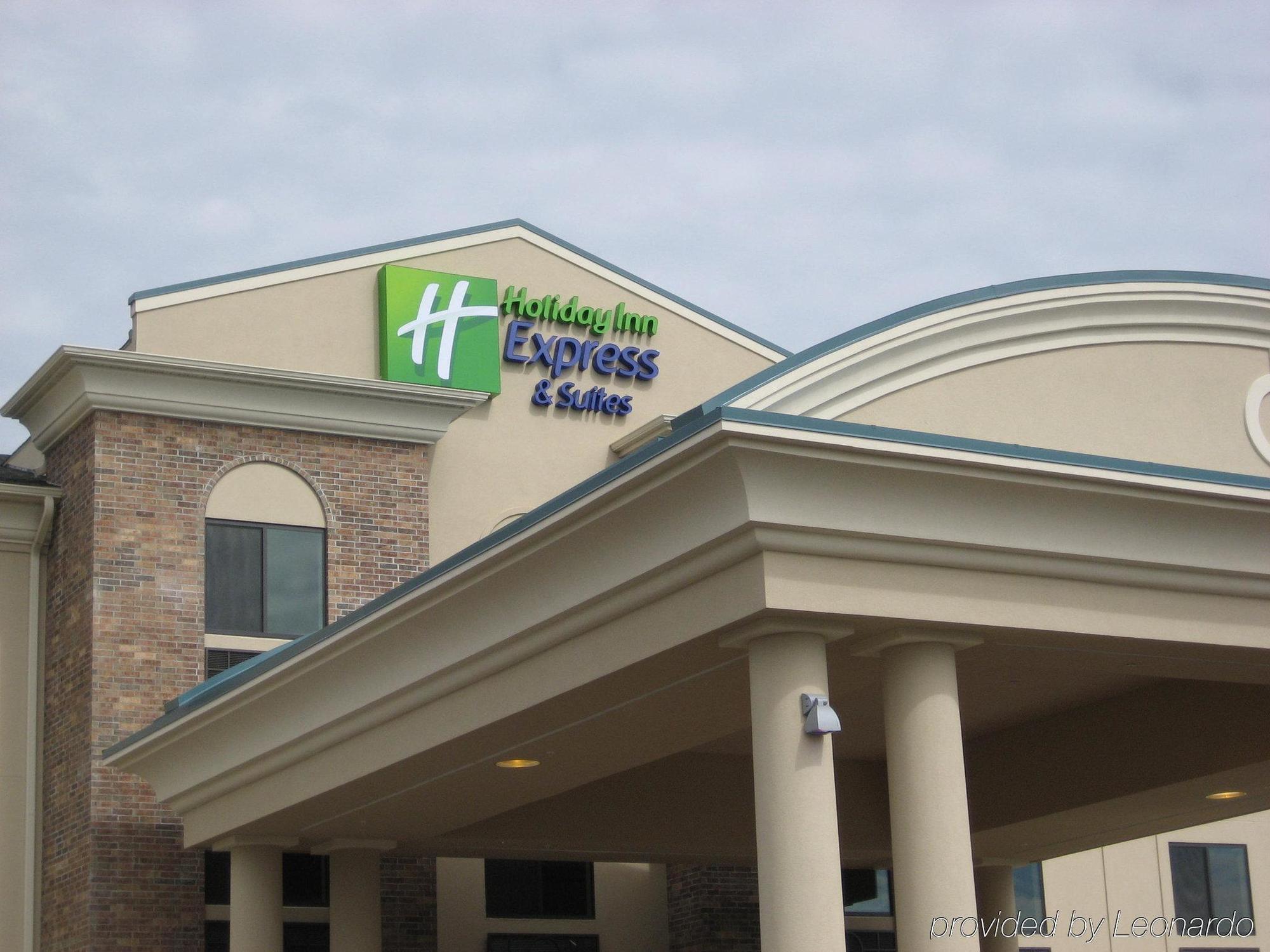 Holiday Inn Express & Suites Madison-Verona By Ihg Экстерьер фото